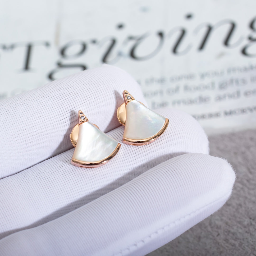 [⭐Glow Muse ]DIVAS DREAM EARRINGS PINK GOLD
