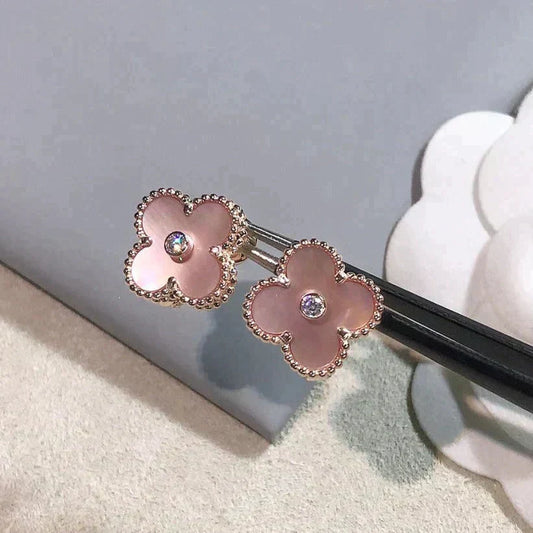 [Glow Muse]CLOVER MEDIUM 1 MOTIFS  PINK MOP DIAMOND EARRINGS