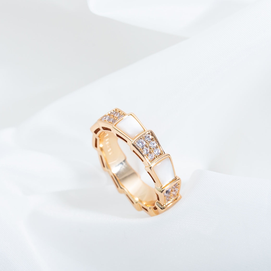 [⭐Glow Muse ]SERPENTI RING PINK GOLD MOP DIAMOND PAVED 4MM