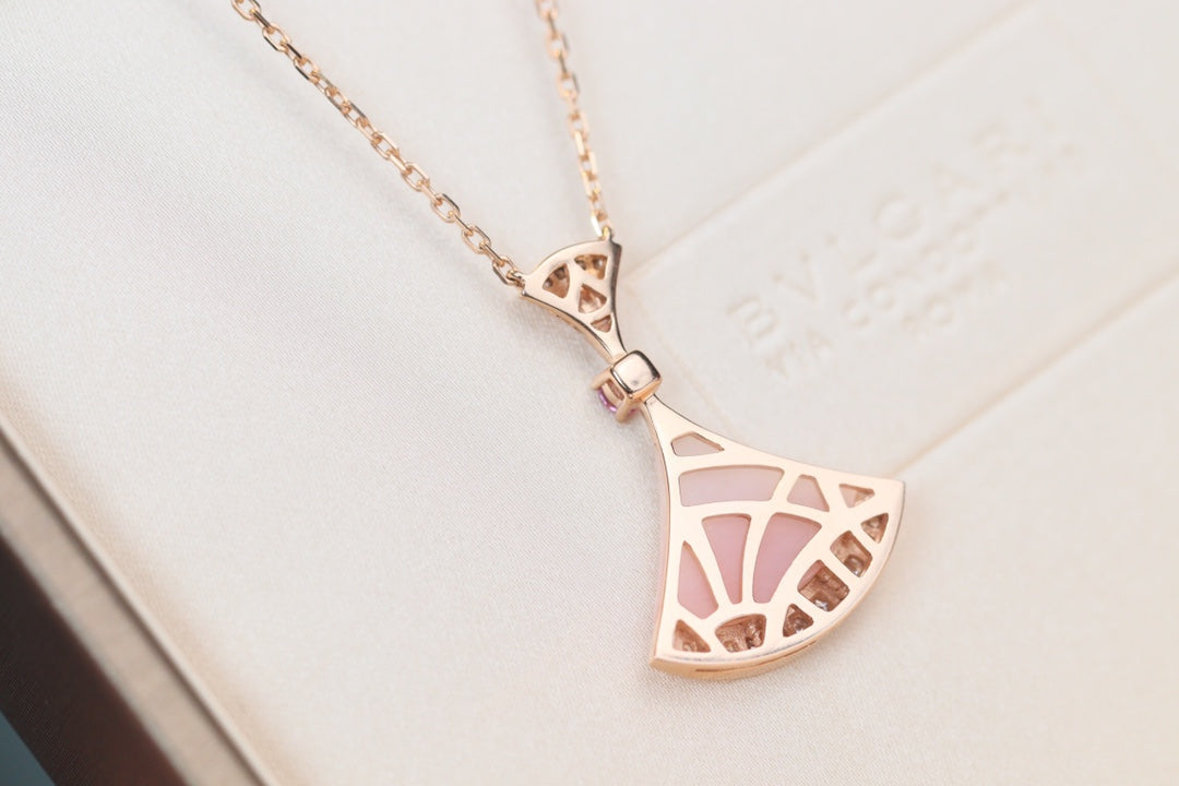 [⭐Glow Muse ]DREAM NECKLACE PINK MOP DIAMOND