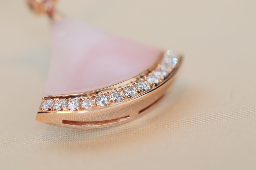 [⭐Glow Muse ]DREAM NECKLACE PINK MOP DIAMOND