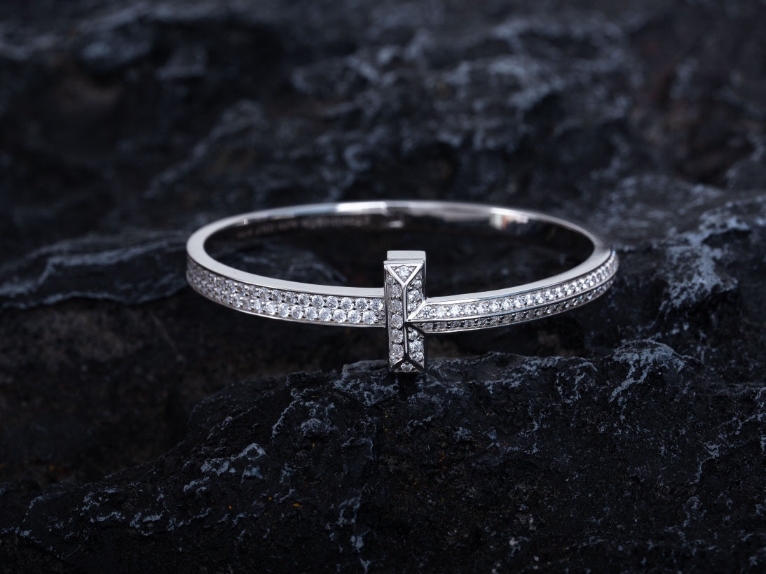[Glow Muse ]WIDE DIAMONDS HINGED BANGLE SILVER