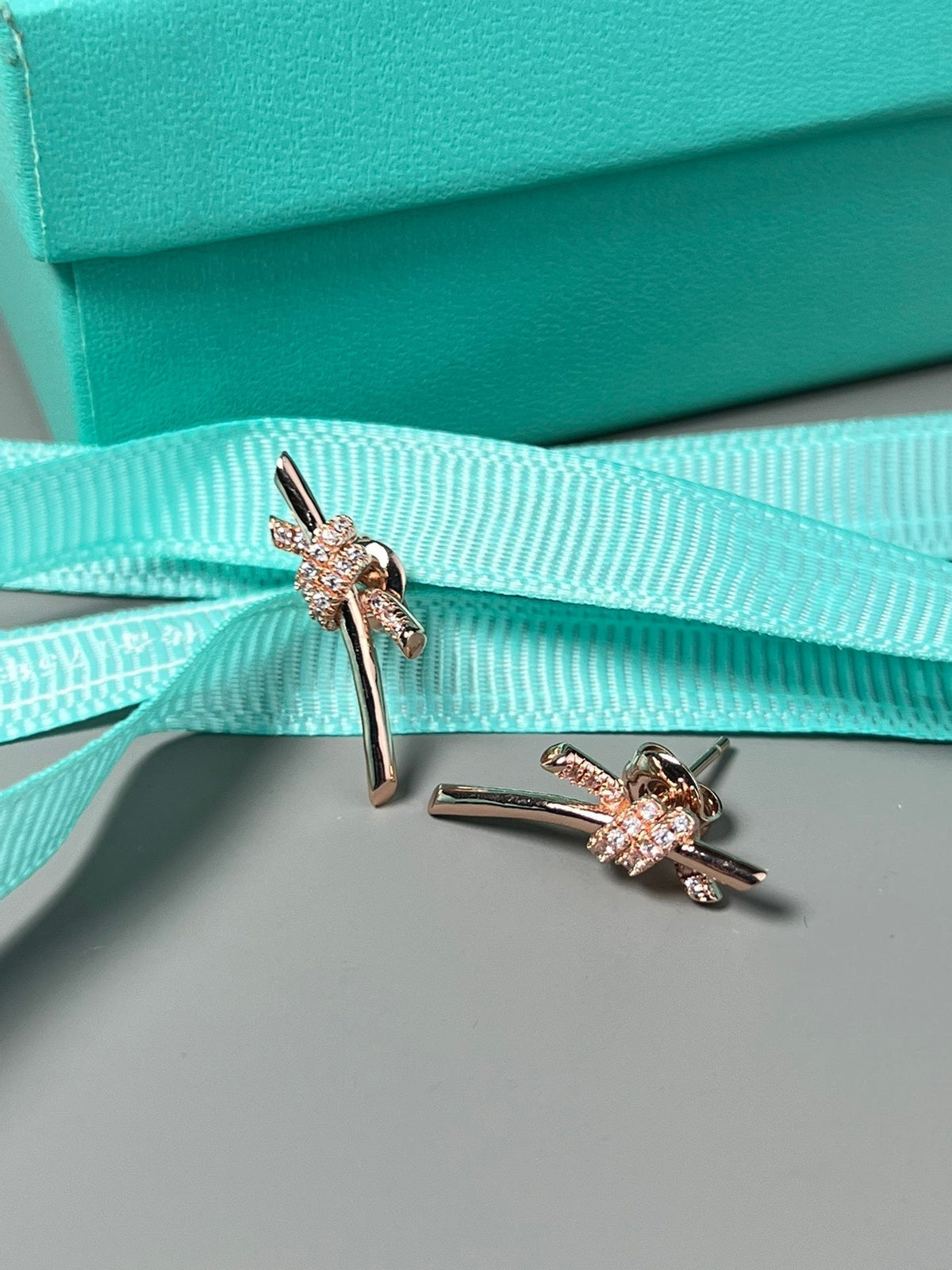[Glow Muse ]KNOT EARRINGS PINK GOLD DIAMOND
