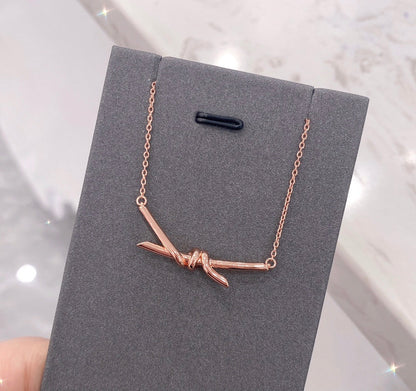 [Glow Muse ]KNOT NECKLACE DIAMONDS