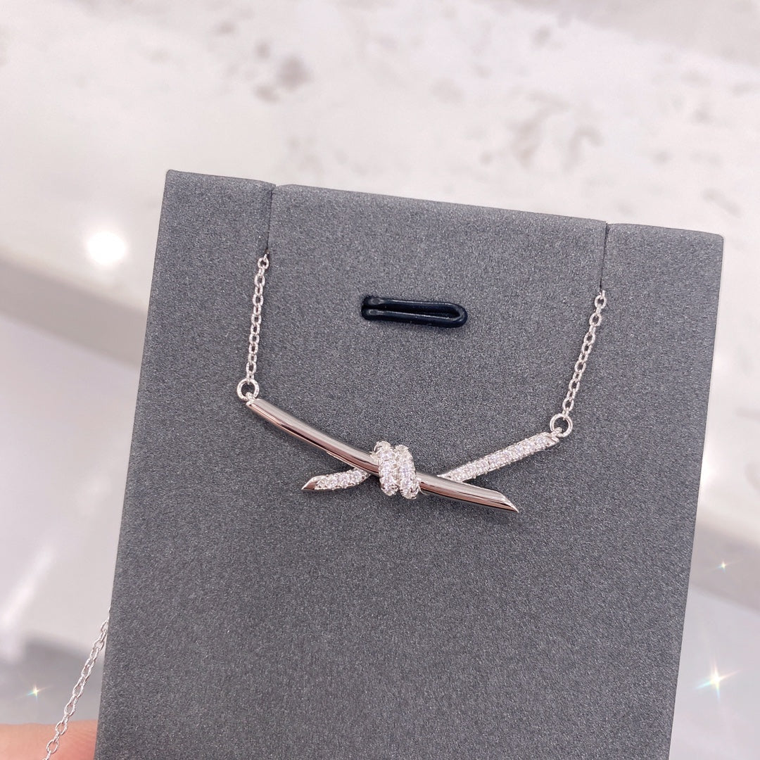 [Glow Muse ]KNOT NECKLACE DIAMONDS