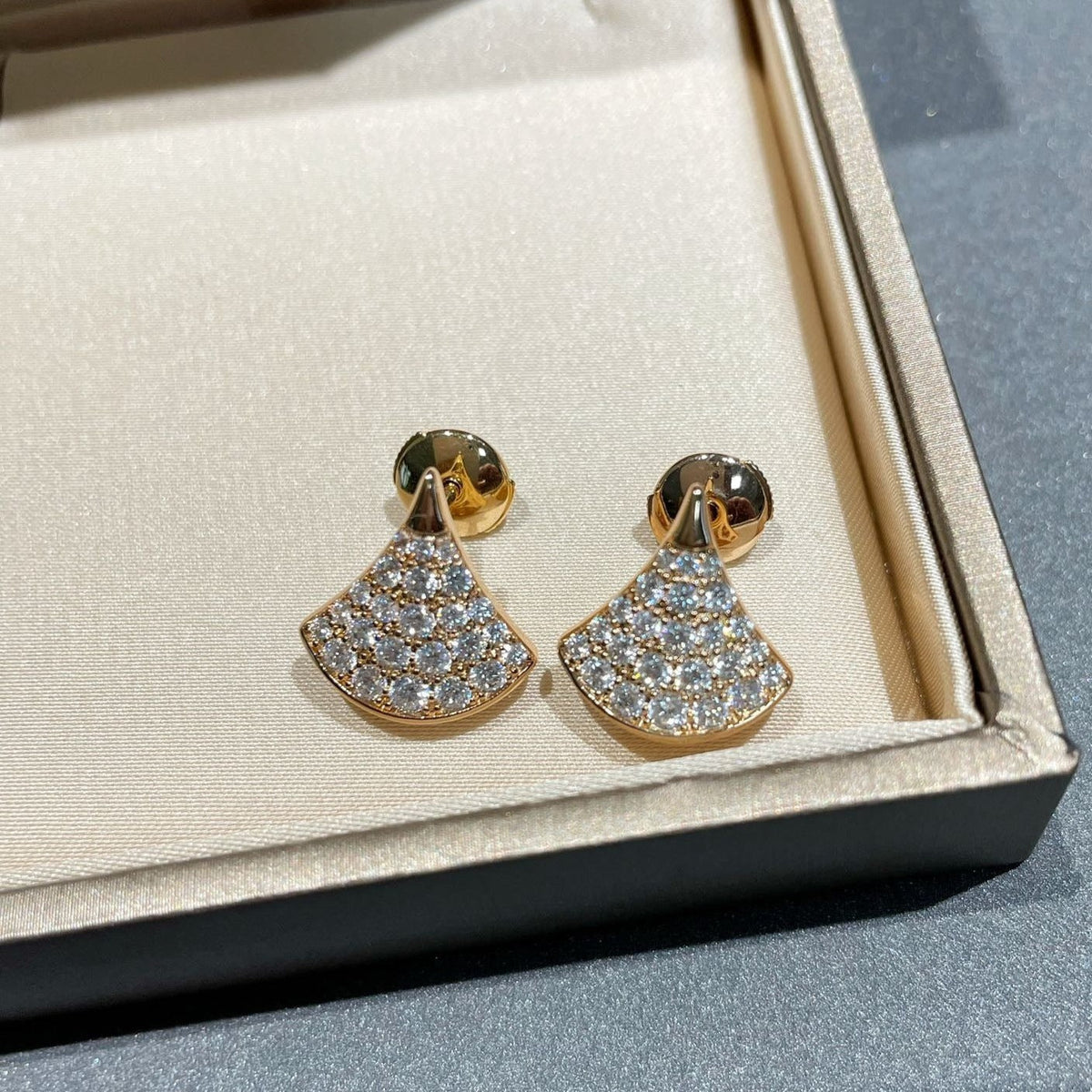 [⭐Glow Muse ]DREAM STUD EARRINGS DIAMOND