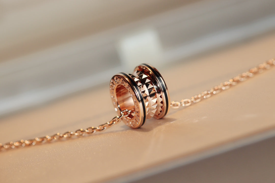 [⭐Glow Muse ]ZERO 1 ROCK PEDANT PINK GOLD BLACK NECKLACE