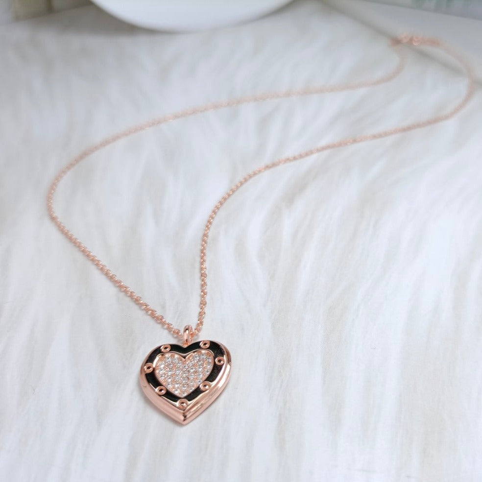 [Glow Muse ]HEART DIAMONDS PEDANT NECKLACE
