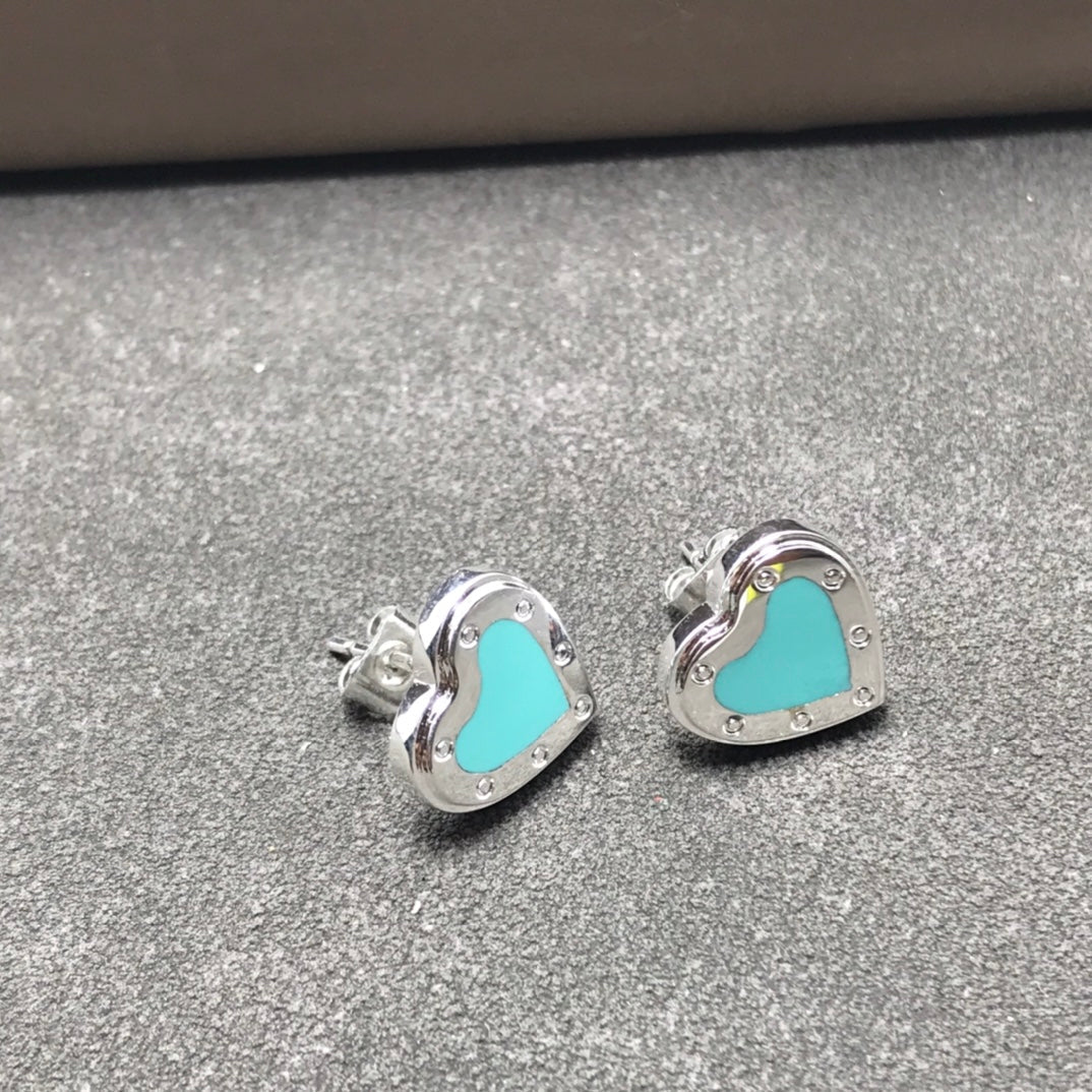 [Glow Muse ]HEART STUD SILVER EARRINGS