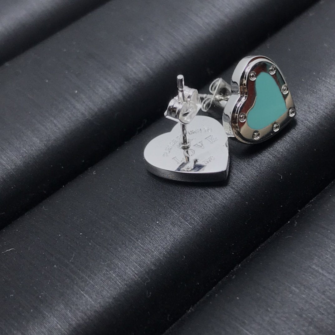 [Glow Muse ]HEART STUD SILVER EARRINGS