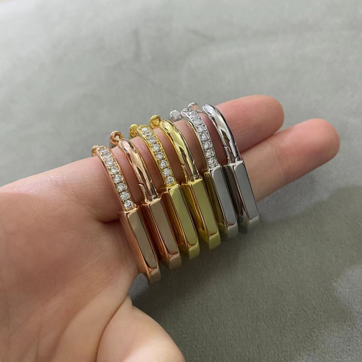 [Glow Muse ]LOCK MEDIUM DIAMNOND EARRINGS