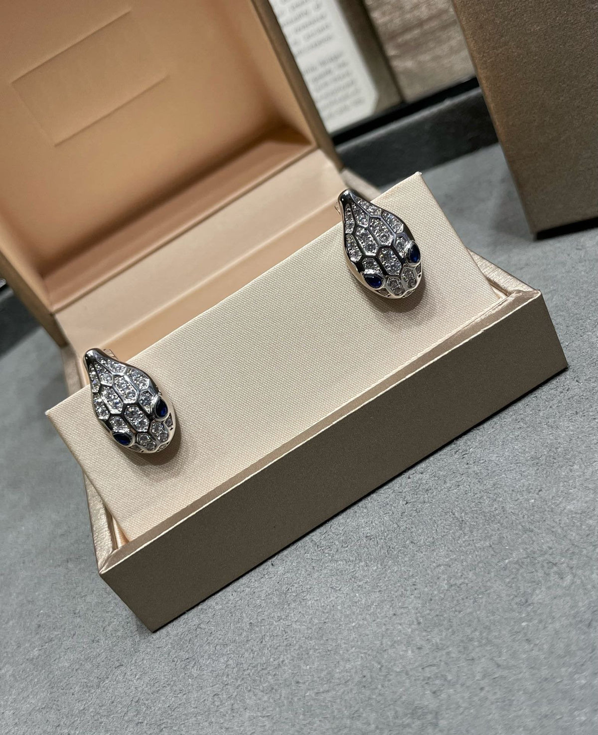 [⭐Glow Muse ]SERPENT DIAMOND STUD EARRINGS