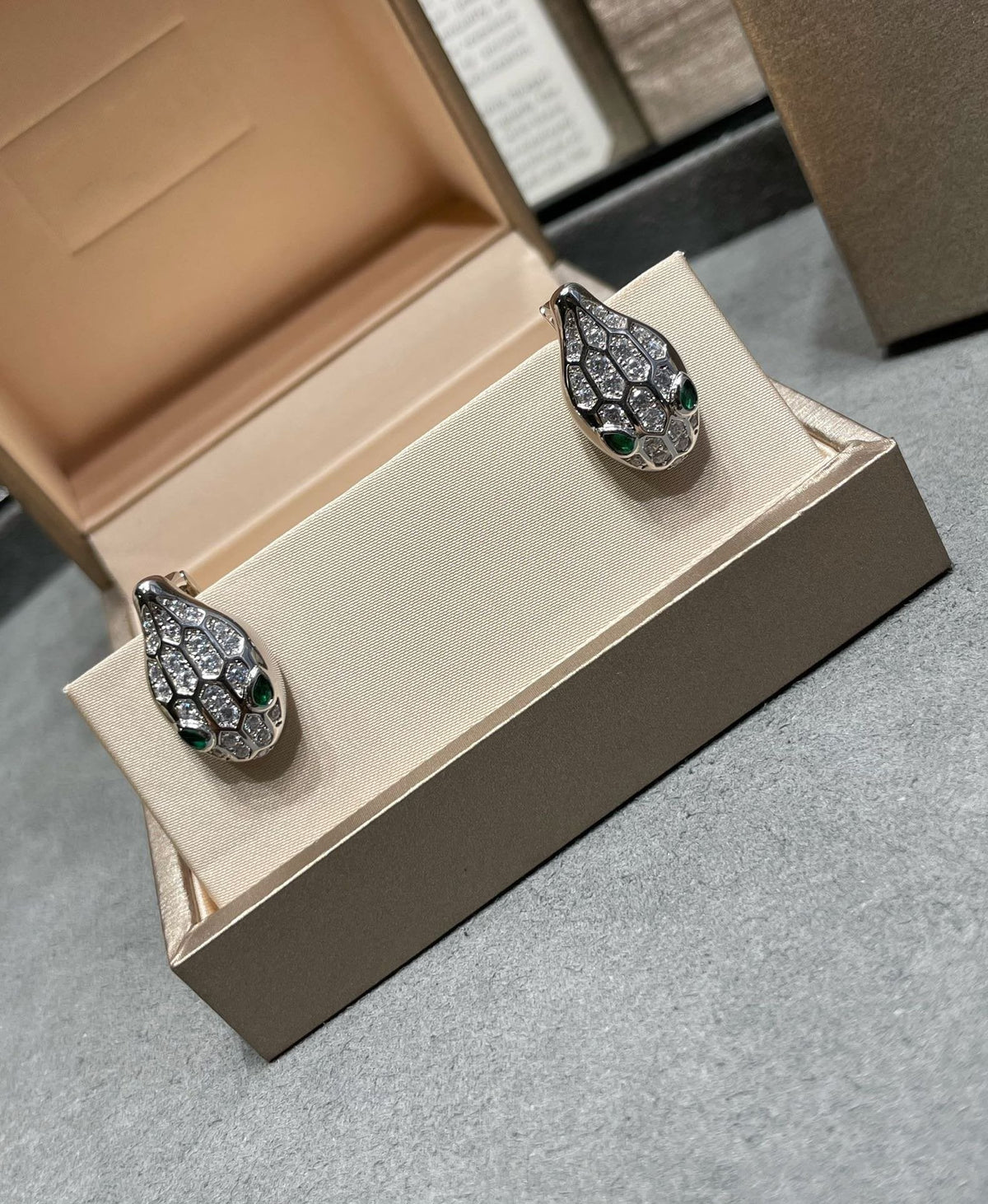 [⭐Glow Muse ]SERPENT DIAMOND STUD EARRINGS