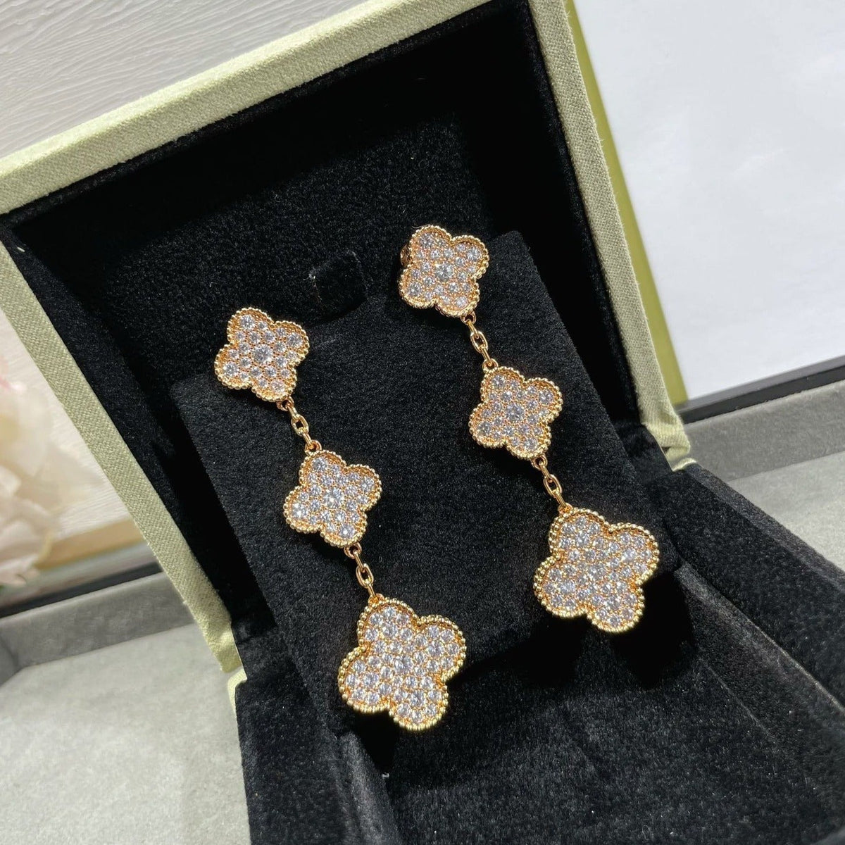 [Glow Muse]CLOVER 3 MOTIFS DIAMOND PAVED ROSE GOLD EARRINGS