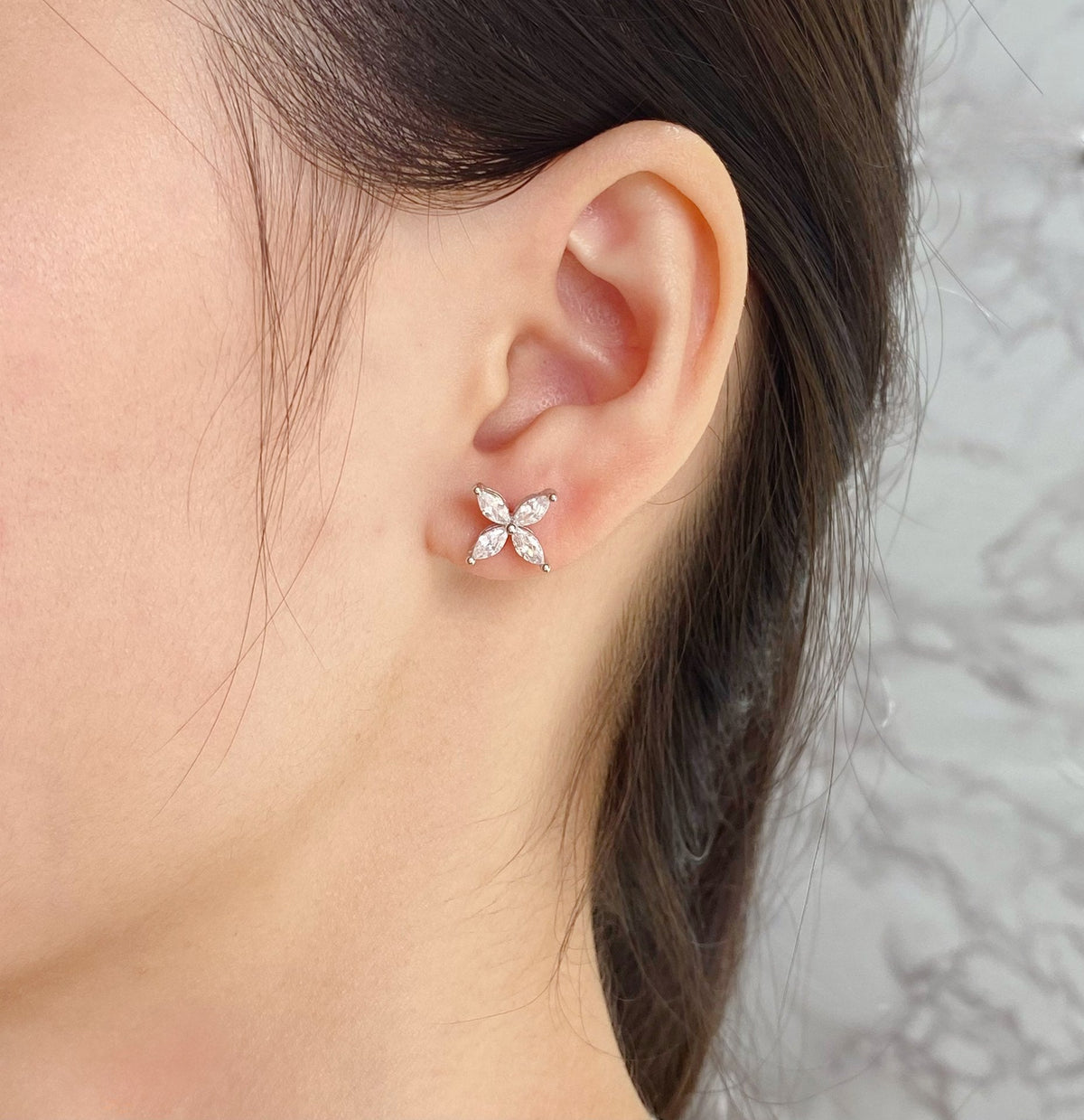 [Glow Muse ]VICTORIA SILVER DIAMOND STUD MINI EARRINGS