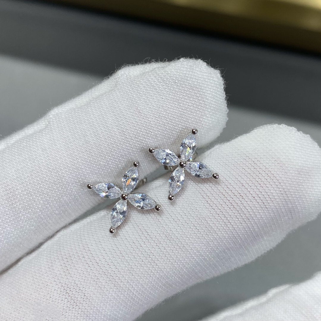 [Glow Muse ]VICTORIA SILVER DIAMOND STUD MINI EARRINGS