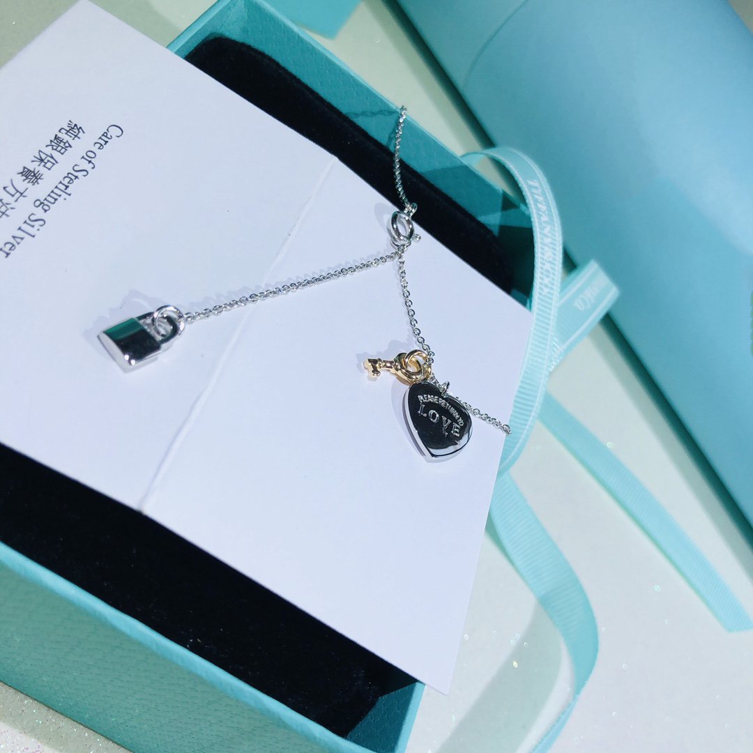 [Glow Muse ]LOVE HEART TAG KEY NECKLACE