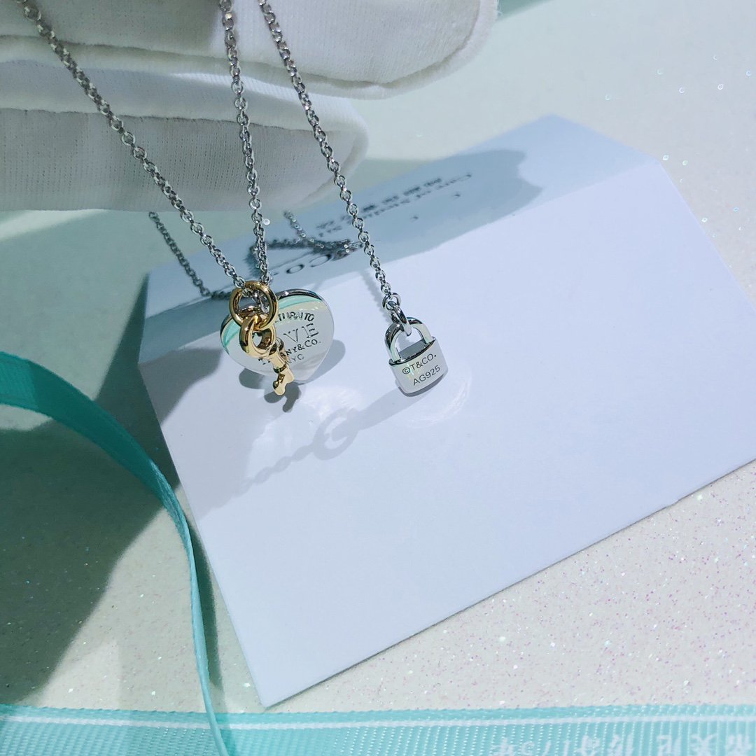 [Glow Muse ]LOVE HEART TAG KEY NECKLACE