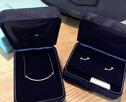 [Glow Muse ]SMILE DIAMOND EARRINGS